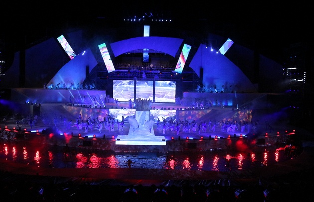 12 actos conformaron el espectáculo la "Constelación del vino".