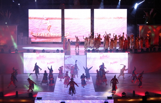 12 actos conformaron el espectáculo la "Constelación del vino".