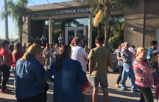 Protesta contra el tarifazo de luz.
