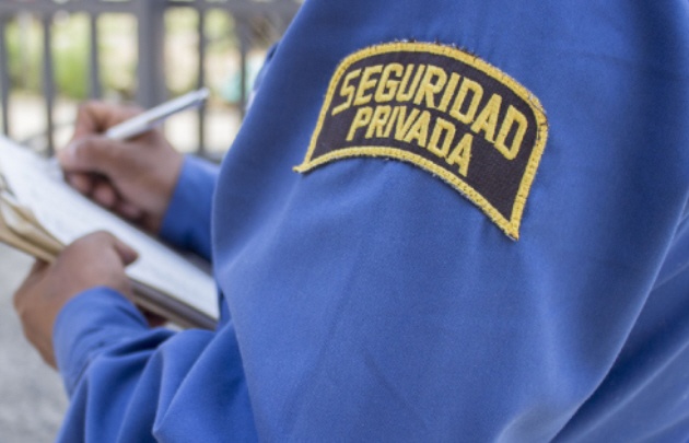 Los trabajadores de seguridad privada deberán cooperar con la Policía.
