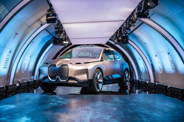 FOTO: Harald Krueger -CEO, BMW- y Dieter Zetsche -CEO, Daimler- reunen a las dos potencias automotrices alemanas en torno a importantes acuerdos de movilidad y conducción autónoma