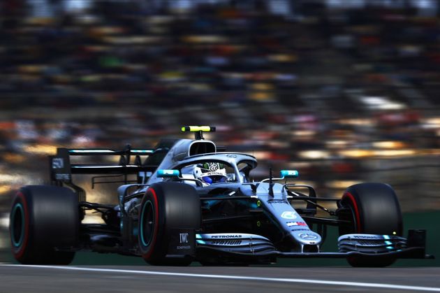 FOTO: Valtteri Bottas salta a su Mercedes W10 para hacer la pole en China GP #1000