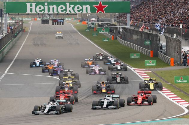 FOTO: Buena largada, buenas paradas y el #GP1000 de F1 fue para Hamilton -formula1.com-