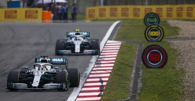 FOTO: Se larga el #GP1000 en China con Hamilton y su Mercedes adelante -formula1.com-