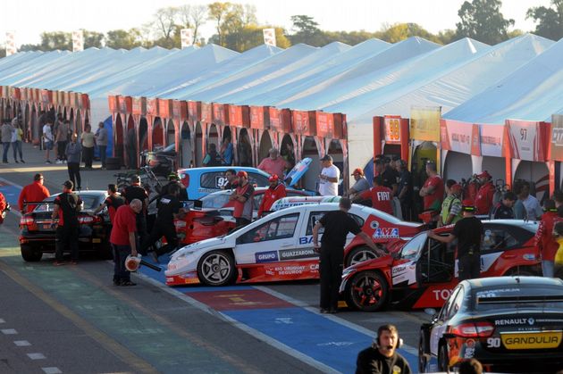 La recesión impacta. TC2000 solo puso 17 autos en Olavarría.