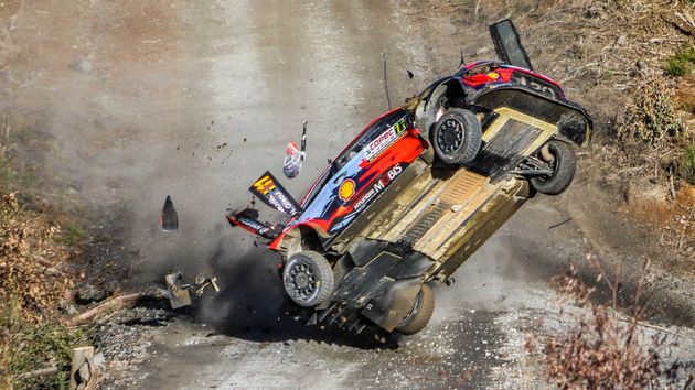 Secuencia de fotos del impresionante accidente de Thierry Neuville en Chile -wrc.com-