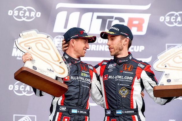 FOTO: Girolami y Guerrieri ganaron y pelearon en el FIA WTCR en Eslovaquia -prensa EG/NG-