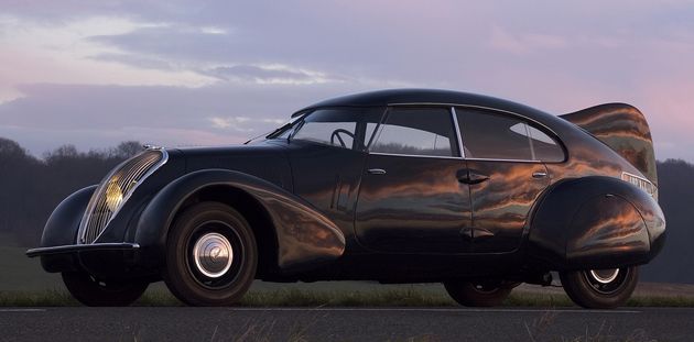 En 1936, el Peugeot 402 n4x