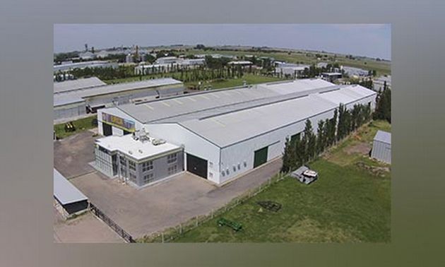 2014 - Nueva planta industrial y sus oficinas en el área industrial 6800m2.