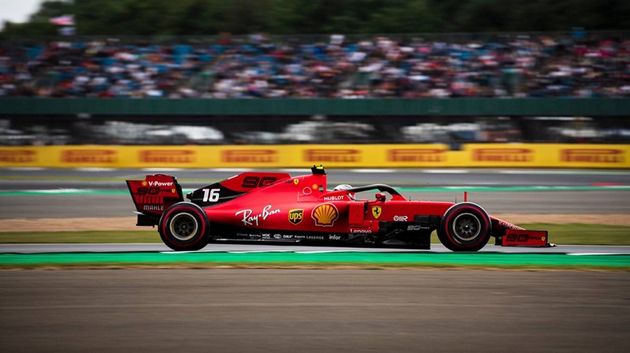 FOTO: El que sí falló fue Vettel. Se llevó por delante a Verstappen peleando por ser 3°