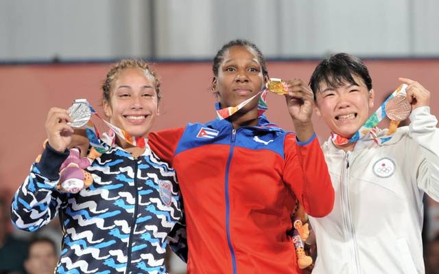 Linda Machuca se quedó con la medalla de plata en lucha