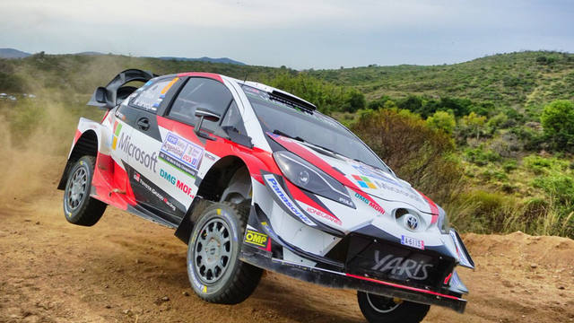 Tänak lidera la competencia.