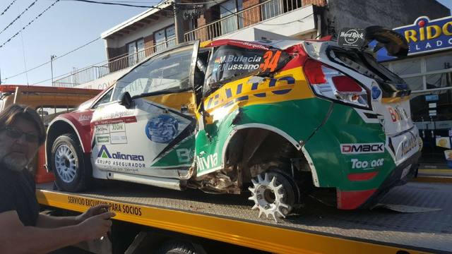 Así quedó el auto de Bulacia.