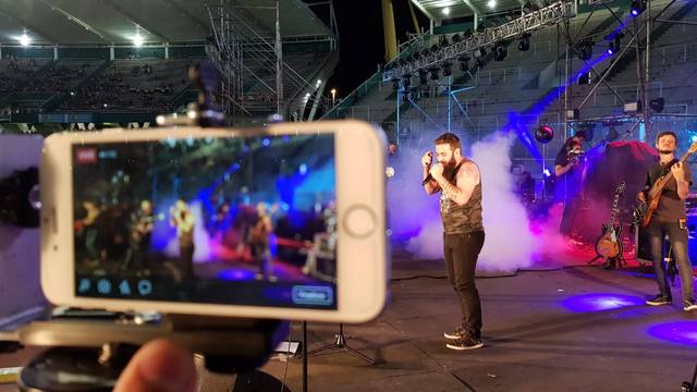 La creatividad de Las Pastillas, el plus rockero de la noche