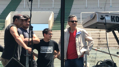 “Palito” Ortega llegó a la prueba de sonido en el Kempes