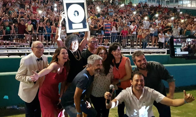 Juntos celebró sus 34 años a pura fiesta en el Kempes