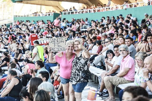 Gente en la fiesta de Juntos