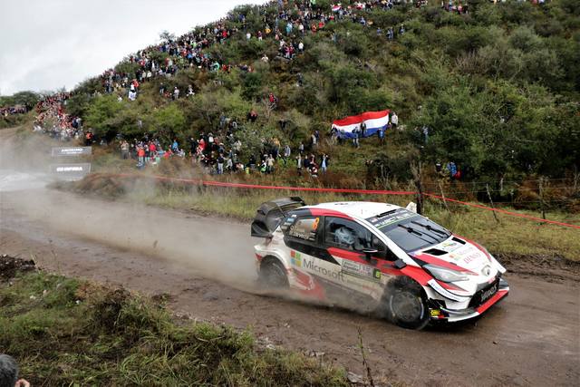Tänak se quedó con la PE 11 y le mete presión a Neuville