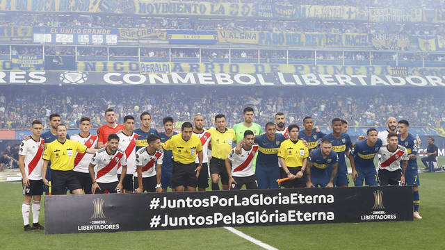 Emocionante ingreso de los equipos a una 