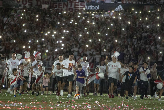 Masivo festejo del River campeón en un Monumental colmado