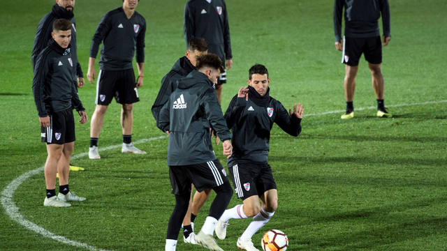 FOTO: Los jugadores del River Plate durante el entrenamiento