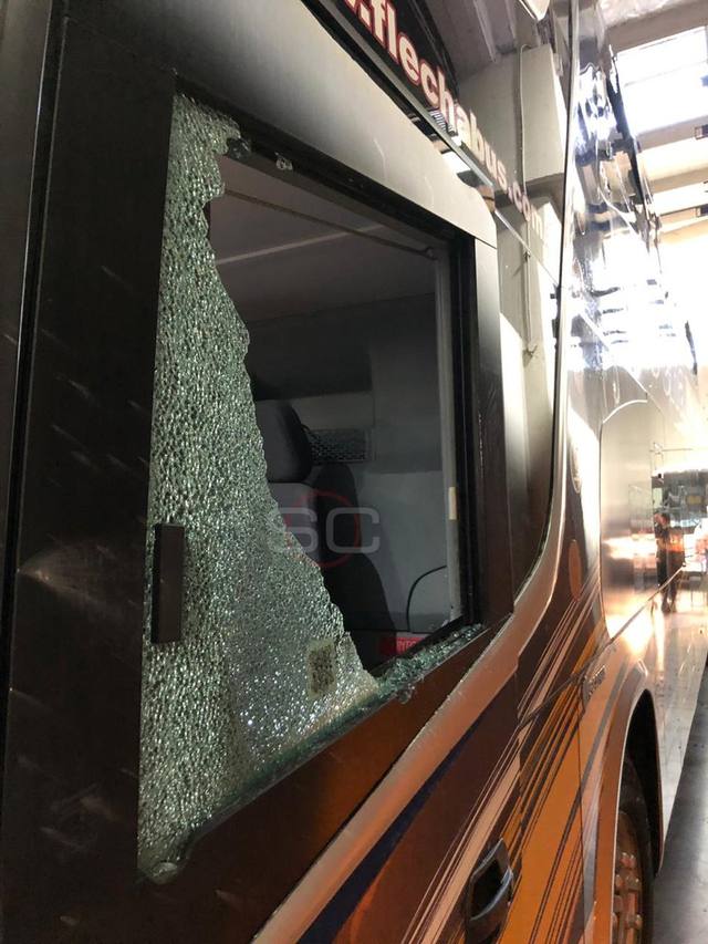 Incidentes en la llegada del micro de Boca al Monumental