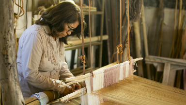 Las tejedoras de Belén produjeron 40 chalinas para el G20