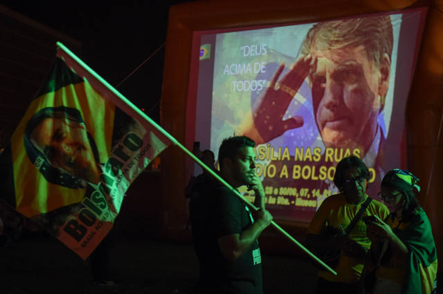 Amplio triunfo de Bolsonaro, pero habrá balotaje con Haddad