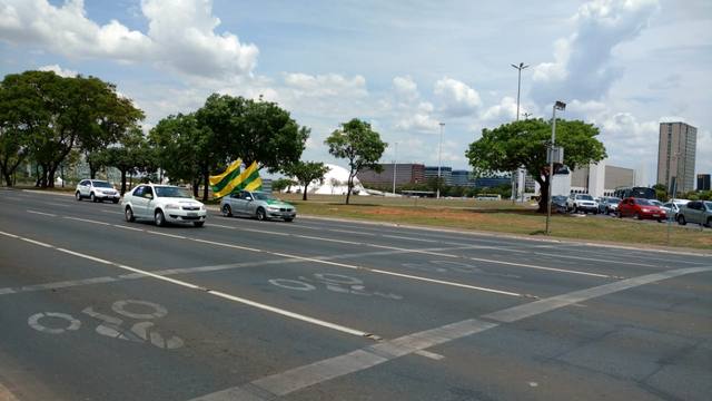Manifestaciones en Brasilia en apoyo a Haddad y Bolsonaro