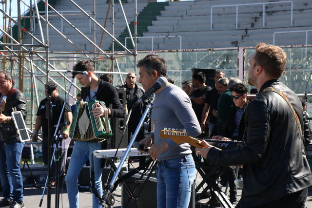 La Barra y el Coro de Niños, a puro cuarteto en el Kempes.