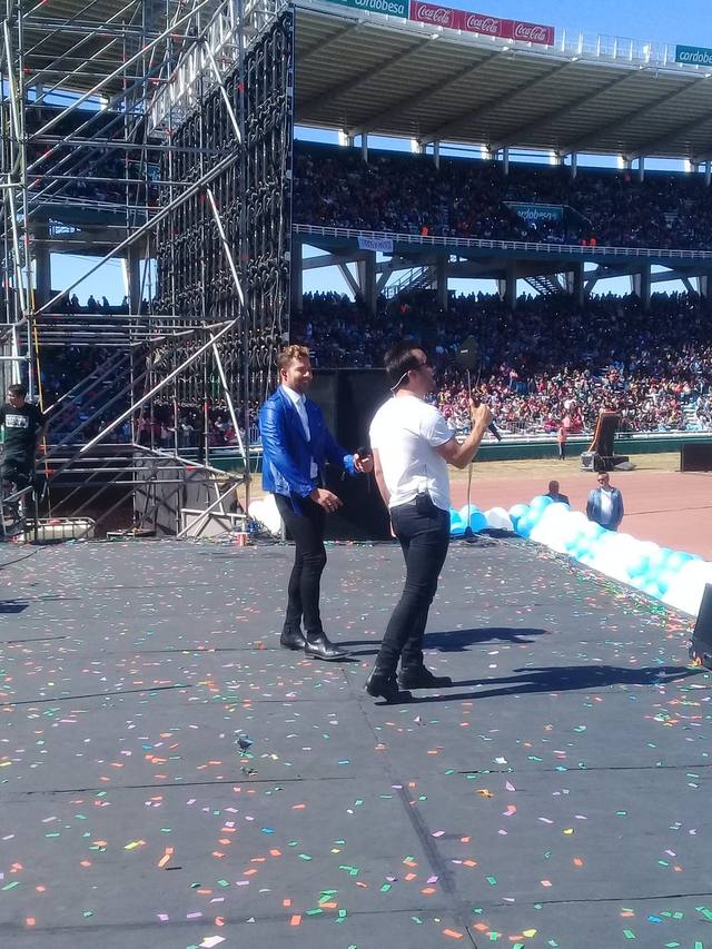 David Bisbal y Luciano Pereyra en un show de lujo
