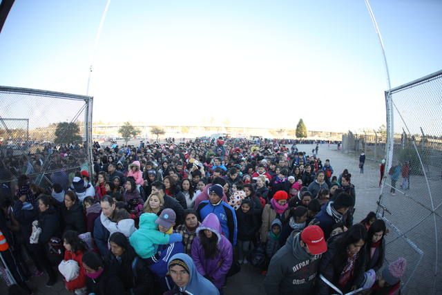 Una multitud en el Kempes para celebrar el Día del Niño