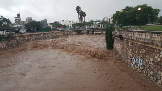 FOTO: Zonas anegadas y cortes de luz en Córdoba tras la lluvia