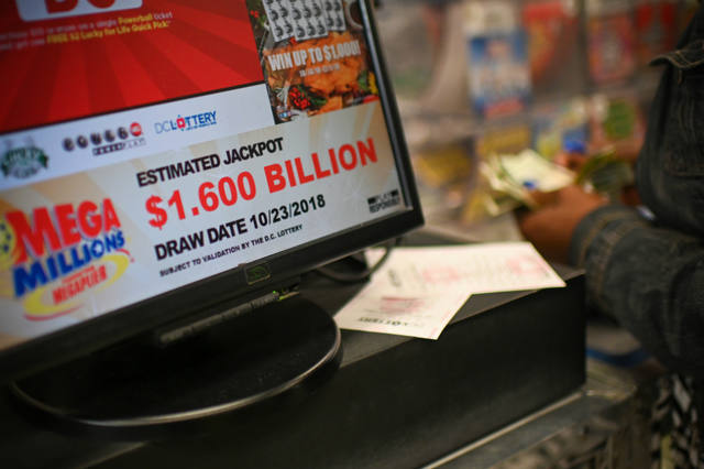 FOTO: Un estadounidense ganó u$s 1.600 millones en la lotería