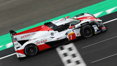 Alonso consiguió las tres primeras fechas del campeonato