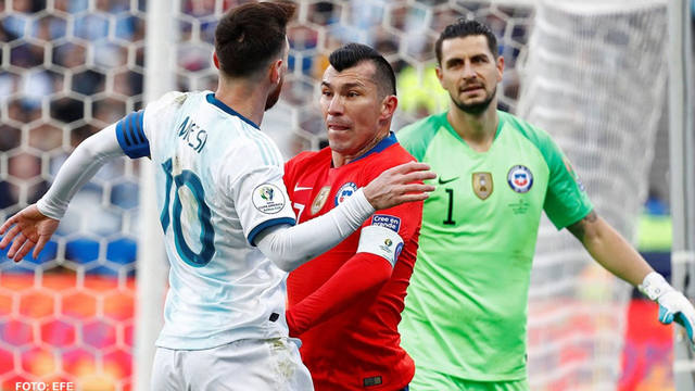 La polémica expulsión de Messi y Gary Medel