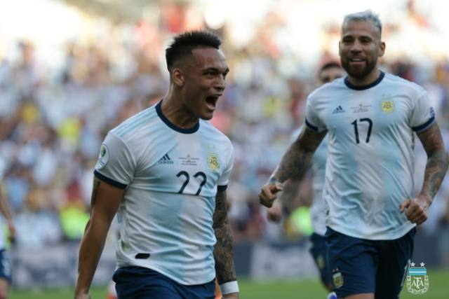 FOTO: Argentina venció a Venezuela y enfrentará a Brasil en semis