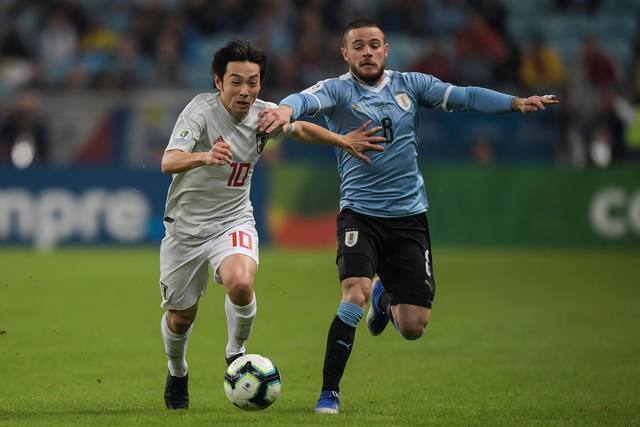 FOTO: Uruguay estuvo dos veces abajo y apenas empató ante Japón