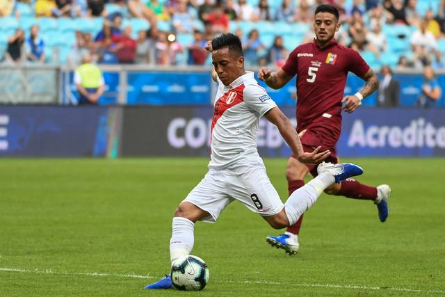FOTO: Venezuela y Perú igualaron sin goles en Porto Alegre