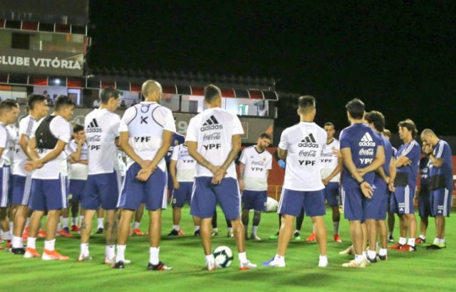 Scaloni confirmó el once titular para el debut ante Colombia