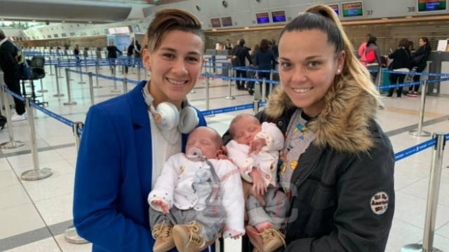 FOTO: Lorena Benítez volvió del Mundial y se reunió con sus hijos
