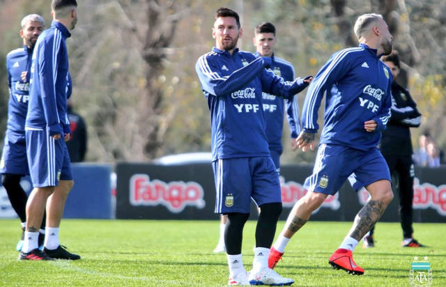 FOTO: Lionel Messi tuvo su primer entrenamiento con la Selección