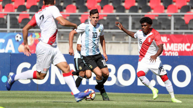 FOTO: Argentina va por la clasificación ante Perú (Foto:@hacef5)