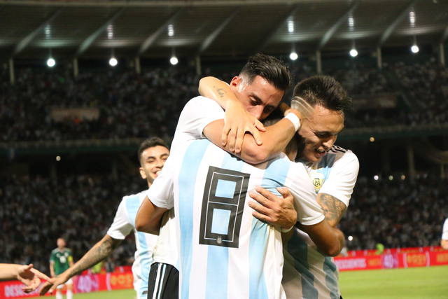 FOTO: Argentina venció a México en el Kempes ante una multitud