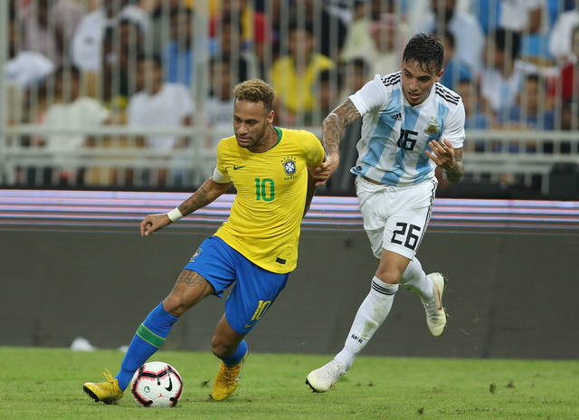 FOTO: Argentina se durmió en el último centro y perdió con Brasil