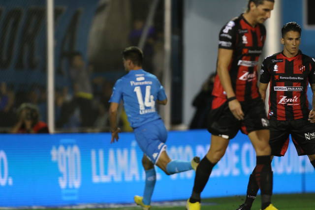 FOTO: Belgrano goleó a Patronato en Alberdi y reavivó la ilusión