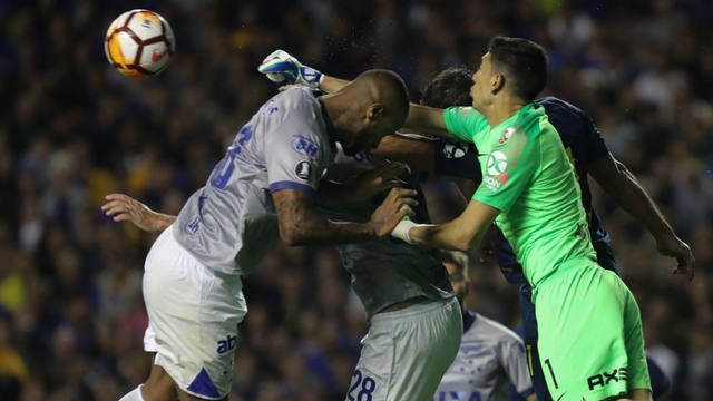 La polémica roja a Dedé tras el uso del VAR en La Bombonera