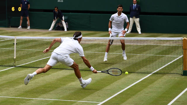 FOTO: Djokovic venció a Federer en la final más larga de Wimbledon