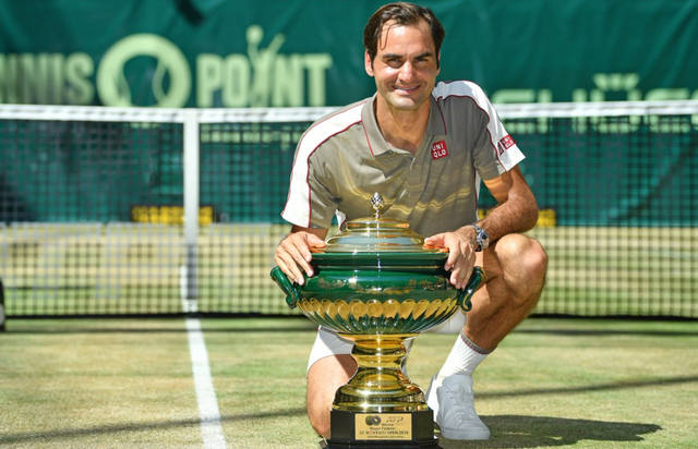 FOTO: Federer gritó campeón frente a Goffin y obtuvo su título 102