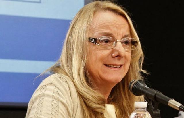 La gobernadora de Santa Cruz, Alicia Kirchner, se reúne con Rogelio Frigerio.